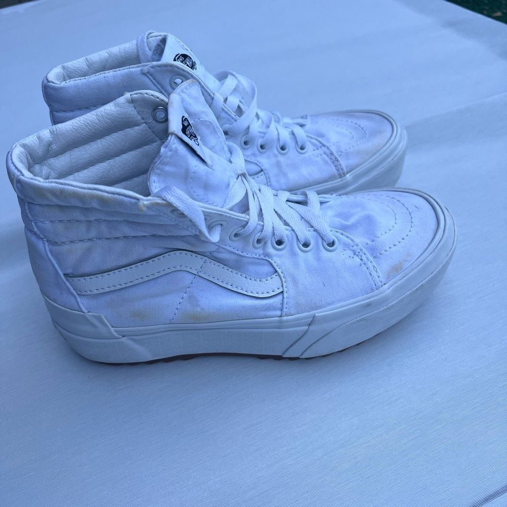 Vans High top Shoes women’s 7.5 /Men 6